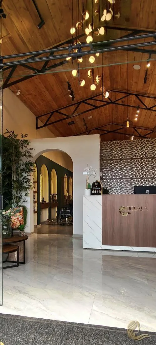 OOLALA salon reception with marble counter